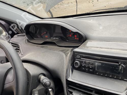 Used Dashboard Dashboard PEUGEOT 208 I (CA_, CC_) 1.0 VTi (68 hp) 22787635 22787635