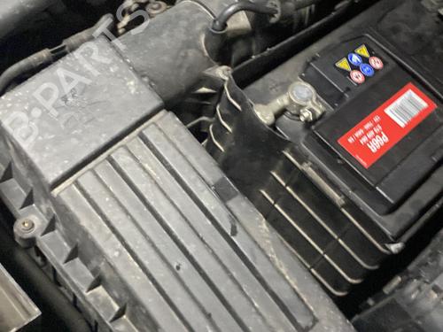 Used Air filter box Air filter box 31953888 31953888