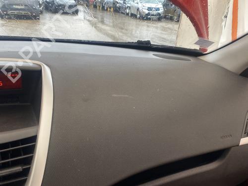 Tableau de bord PEUGEOT 207 (WA_, WC_) 1.4 HDi (68 hp) 31969596