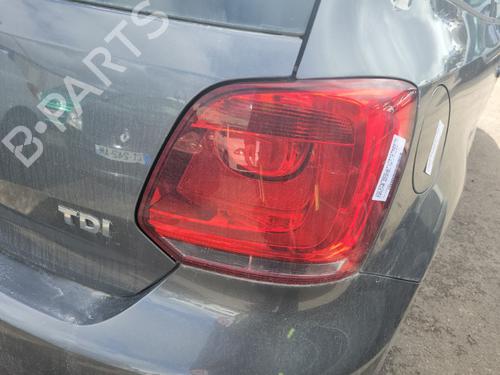 Feu arrière droit VW POLO V (6R1, 6C1) 1.2 TDI (75 hp) 22126779