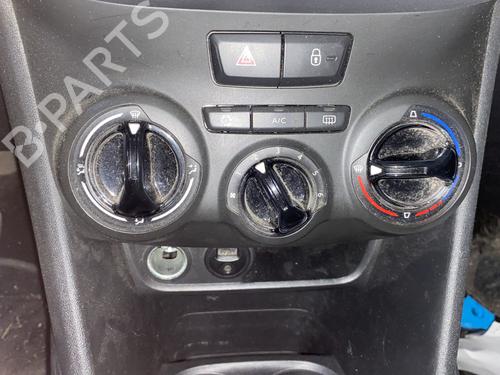 Climate control PEUGEOT 208 I (CA_, CC_) 1.2 VTI 82 | BP29848198I5
