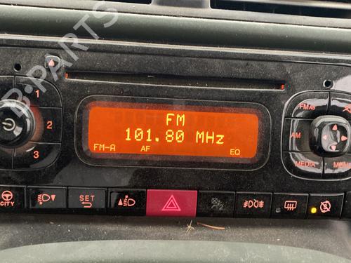 Used Radio Radio FIAT PANDA (312_, 319_) 1.3 D Multijet 4x4 (312PXL1A) (75 hp) 31129132 31129132