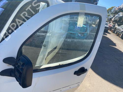 Used Front left door window Front left door window 39485968 39485968