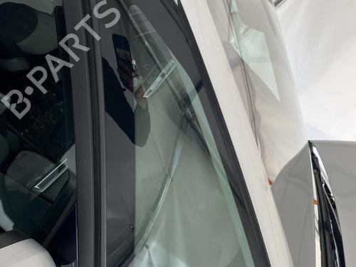 front-right-quarter-glass-citroen-c4-picasso-ii-2013-32091767 main image