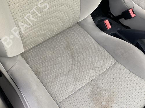 Used Right front seat RENAULT CLIO III (BR0/1, CR0/1) 1.5 dCi (BR17, CR17) (86 hp) 30816876