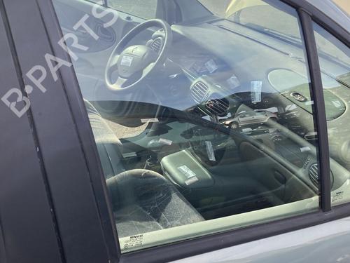 Vitre porte avant droite RENAULT SCÉNIC I MPV (JA0/1_, FA0_) 1.6 (JA00, JA16, JA15, JA19, JA1V, JA2B, JA2C, JA0B,... (107 hp) 30133115
