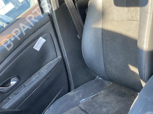 right-front-seat-renault-megane-iii-hatchback-bz01_-b3_-2008-25270534 main image