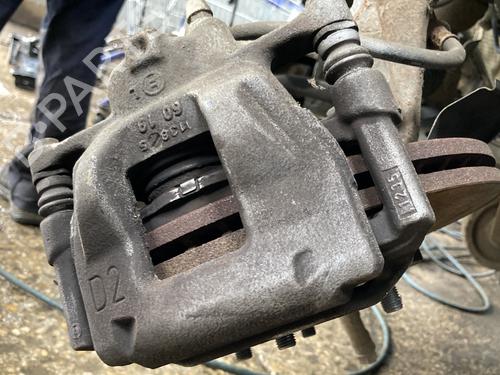 Used Left front brake caliper TOYOTA AURIS Estate (_E18_) 1.6 D4-D (WWE185_) (112 hp) 20224937