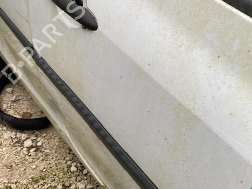 Used Right front door RENAULT CLIO III (BR0/1, CR0/1) 1.5 dCi (C/BR0G, C/BR1G) (68 hp) 22220073