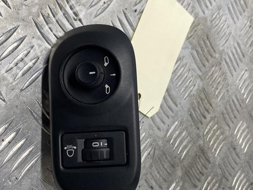 Used Mirror switch Mirror switch CITROËN C4 CACTUS 1.6 BlueHDi 100 (99 hp) 27617785 27617785