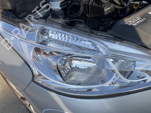 Used Right headlight Right headlight PEUGEOT 208 I (CA_, CC_) 1.2 VTI 82 (82 hp) 33553886 33553886