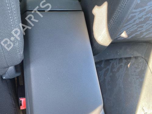 Used Armrest / Center console Armrest / Center console 39114442 39114442