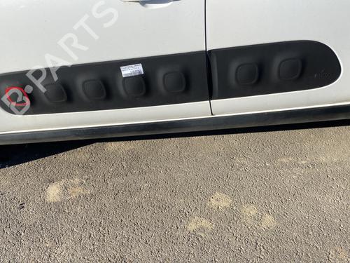 Used Left sideskirt CITROËN C3 III (SX) 1.2 PureTech 82 (83 hp) 30183628