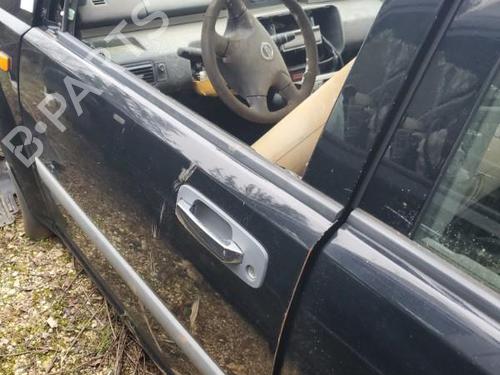 Used Left front door NISSAN X-TRAIL I (T30) 2.0 4x4 (140 hp) 22118463