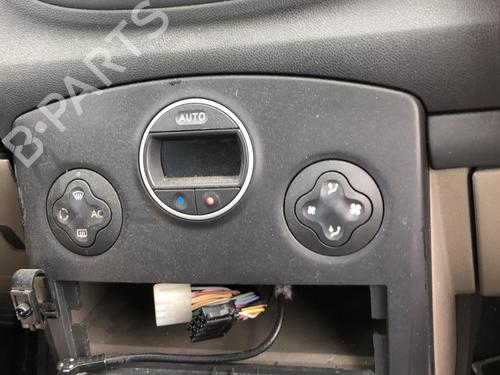 Used Climate control RENAULT CLIO III (BR0/1, CR0/1) 1.4 16V (98 hp) 22126921