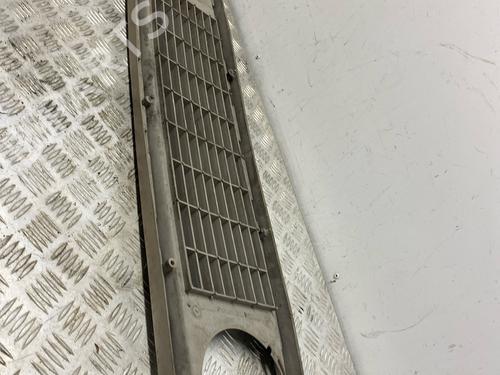 Used Grille Grille RENAULT 4 (112_) 0.8 (1123) (34 hp) 39702872 39702872