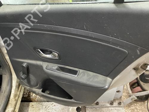 Høyre bakpanel RENAULT MEGANE III Hatchback (BZ0/1_, B3_) 1.5 dCi (BZ09, BZ0D, BZ1W, BZ29, BZ14) (110 hp) 31334438