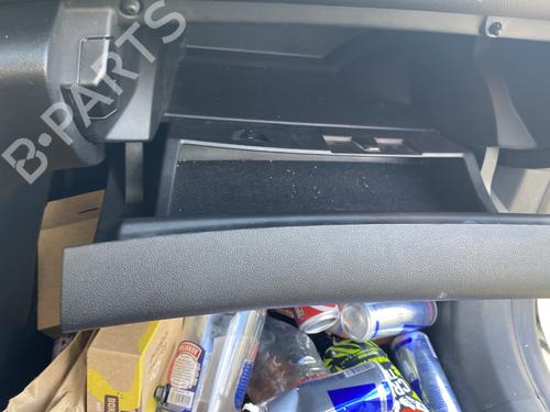 glove-box-renault-megane-iv-hatchback-b9amn_-2015-29201757 main image