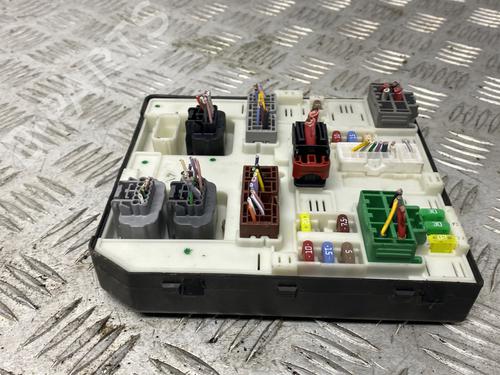 Used Fuse box RENAULT GRAND SCÉNIC III (JZ0/1_) 1.5 dCi (JZ09, JZ0D, JZ10, JZ14, JZ1G, JZ29, JZ2C) (110 hp) 31811801