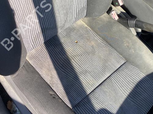 Used Right front seat Right front seat DACIA SANDERO 1.4 (BS0C, BS0A, BS0G, BS1F, BS0E) (75 hp) 26713762 26713762