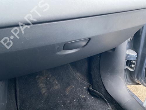 Used Glove box RENAULT MEGANE II (BM0/1_, CM0/1_) 1.5 dCi (BM1E, CM1E) (106 hp) 31136842