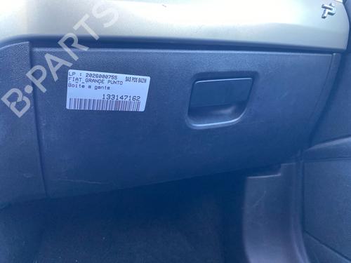 Used Glove box Glove box 39389171 39389171