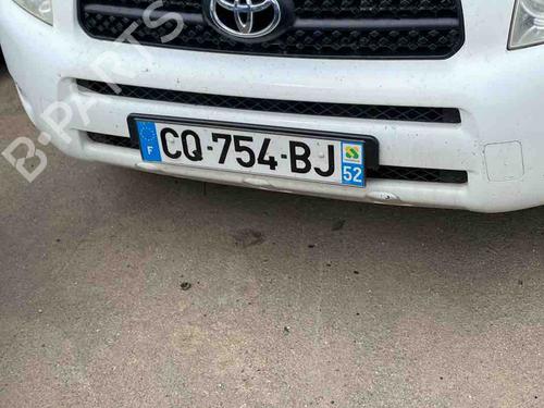 front-bumper-toyota-rav-4-iii-_a3_-2005-2006-2007-2008-2009-2010-2011-2012-2013-2014-36438263 main image