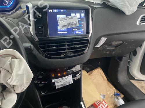 Used Radio Radio PEUGEOT 2008 I (CU_) 1.2 VTi (82 hp) 31944304 31944304