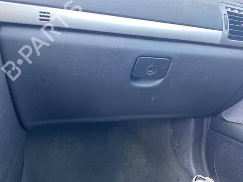 Used Glove box PEUGEOT 407 (6D_) 1.6 HDi 110 (6D9HZC, 6D9HYC) (109 hp) 27221053