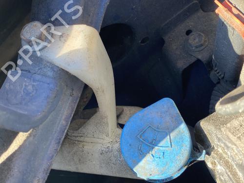 Used Windscreen washer tank Windscreen washer tank SUZUKI SWIFT III (MZ, EZ) 1.3 (RS413, ZC11S) (92 hp) 33553274 33553274