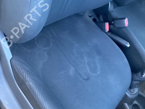 Used Right front seat Right front seat TOYOTA YARIS (_P9_) 1.4 D-4D (NLP90_, NLP90R) (90 hp) 33553834 33553834