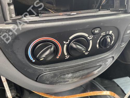 AC Styreenhet / Manøvreringsenhet RENAULT MEGANE I (BA0/1_) 1.9 dTi (BA08, BA0N) (98 hp) 27473891