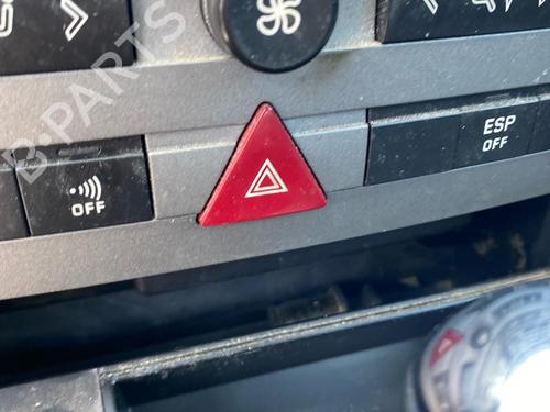 Warning switch PEUGEOT 407 (6D_) 2.0 HDi 135 (6DRHRH, 6DRHRE, 6DRHRG, 6DRHRJ) | BP36684838I22 - Image 3