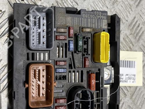 Used Fuse box PEUGEOT PARTNER Box Body/MPV 1.6 HDi (75 hp) 31136798