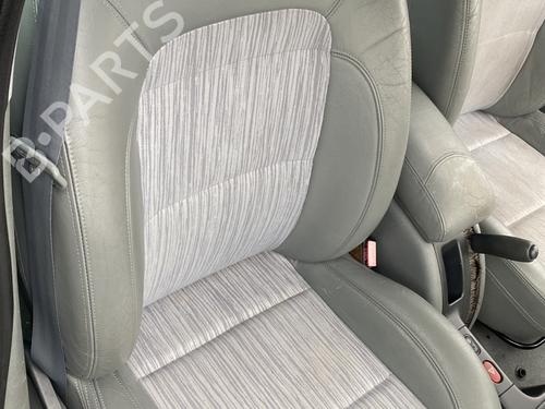 Used Right front seat Right front seat RENAULT LAGUNA I (B56_, 556_) 1.8 16V (B563, B564) (120 hp) 21093069 21093069