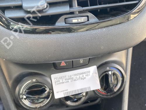 Used Radio PEUGEOT 208 I (CA_, CC_) 1.4 HDi (68 hp) 25001301