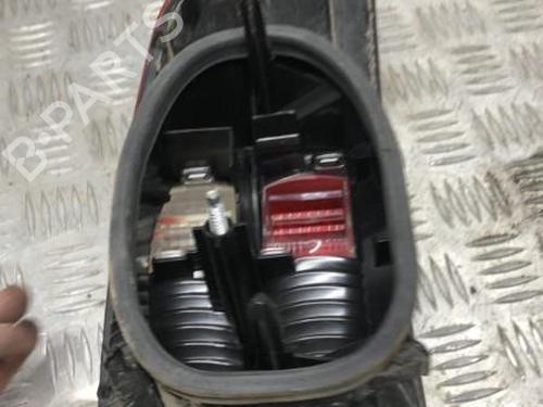 Used Left taillight RENAULT LAGUNA II (BG0/1_) 1.9 dCi (107 hp) 22120410