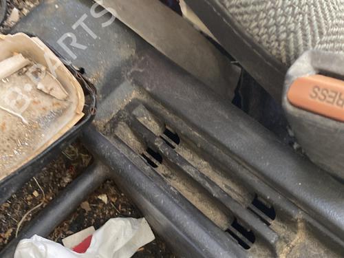 Armlæn Armlæn NISSAN PATROL GR V Wagon (Y61) 2.8 TD (129 hp) 27237009 27237009