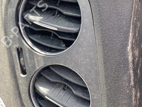 air-vent-vw-tiguan-5n_-2007-2008-2009-2010-2011-2012-2013-2014-2015-2016-2017-2018-27496403 main image