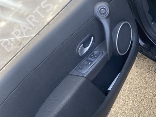 Used Front left panel RENAULT CLIO III (BR0/1, CR0/1) 1.5 dCi (C/BR0G, C/BR1G) (68 hp) 32449138