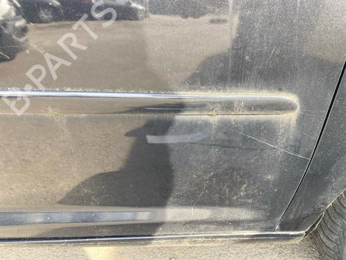 door-moulding-trim-vw-touran-1t1-1t2-2003-2004-2005-2006-2007-2008-2009-2010-2011-34334589 main image