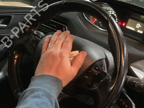 Used Steering wheel PEUGEOT 308 SW II (LC_, LJ_, LR_, LX_, L4_) 1.6 BlueHDi 100 (99 hp) 21086721