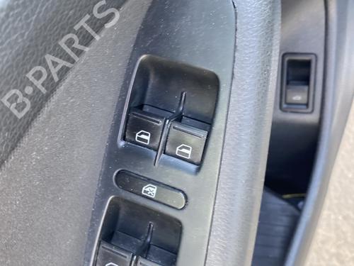 Used Left front window switch Left front window switch VW JETTA IV (162, 163, AV3, AV2) 1.6 TDI (105 hp) 32680781 32680781
