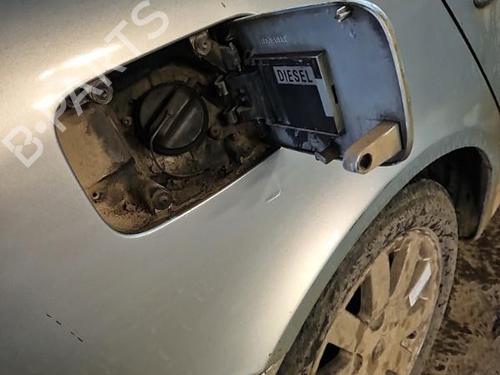 Used Fuel flap RENAULT LAGUNA II Grandtour (KG0/1_) 2.2 dCi (KG0F) (150 hp) 22120662