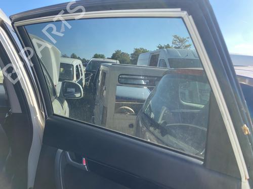 Dør rude højre bagtil Dør rude højre bagtil CHEVROLET CAPTIVA (C100, C140) 2.2 D (163 hp) 38876773 38876773