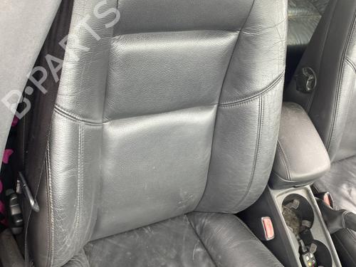 Used Right front seat Right front seat VOLVO S40 II (544) 2.0 D (136 hp) 27319121 27319121