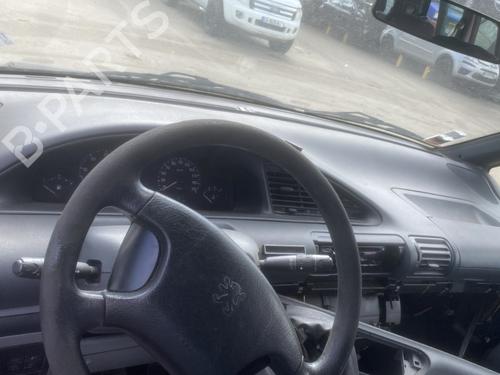 Dashboard PEUGEOT 806 (221) 1.9 TD 8203SX