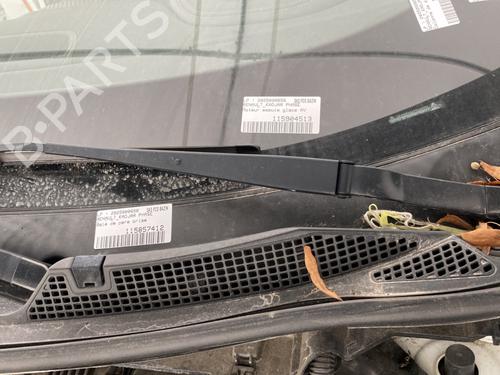 Used Front wiper motor Front wiper motor RENAULT KADJAR (HA_, HL_) 1.2 TCe 130 (HLMR) (130 hp) 30486113 30486113