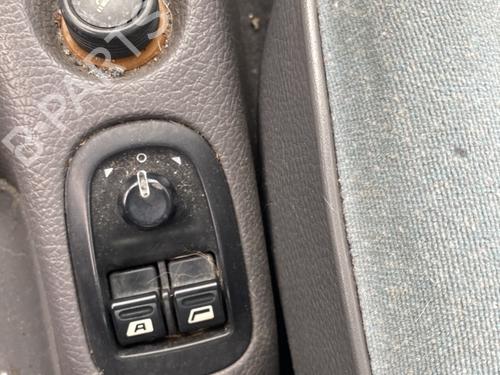 Left front window switch PEUGEOT 206 Hatchback (2A/C) 1.1 i | BP26881892I27 - Image 2