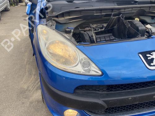 Used Right headlight Right headlight PEUGEOT 1007 (KM_) 1.6 16V (109 hp) 29477640 29477640